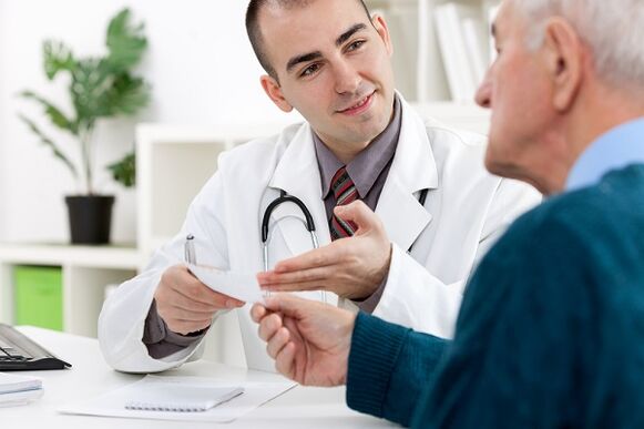 Ir al médico para la liberación patológica en hombres